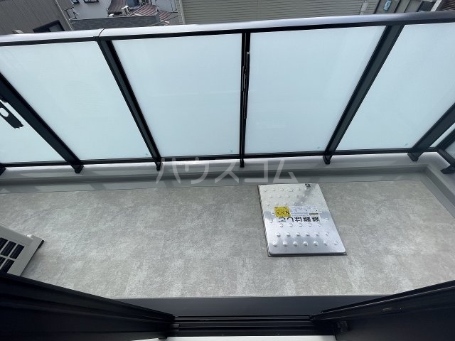 13/23 バルコニー