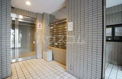 19/28 エントランス