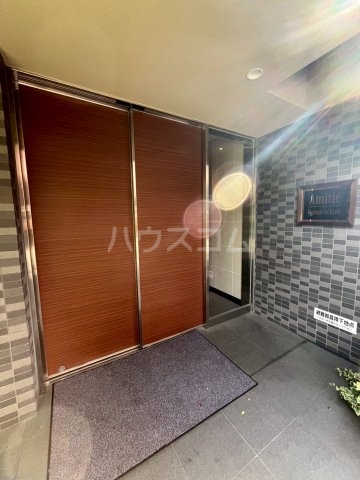 26/30 エントランス