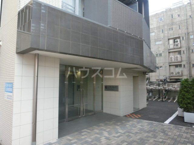 19/27 エントランス
