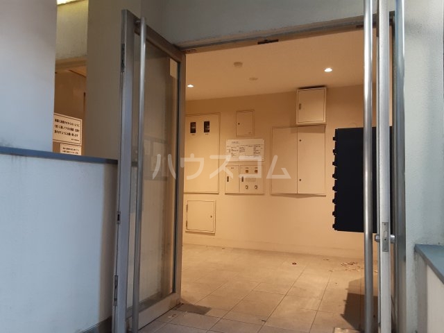 16/25 エントランス