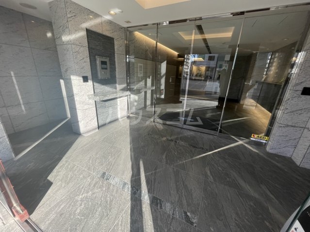 24/30 エントランス