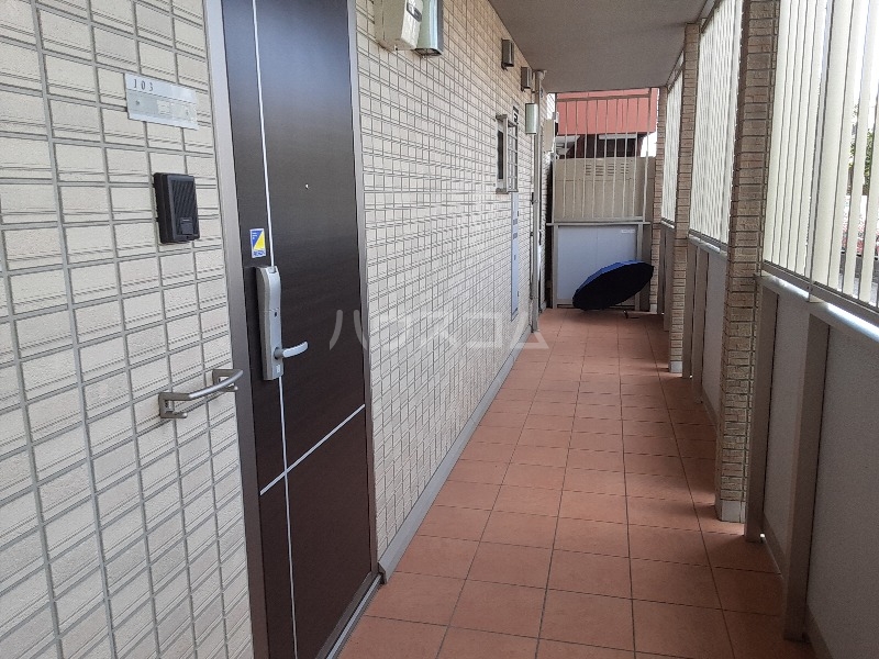 29/30 エントランス