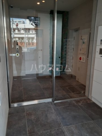 25/30 エントランス