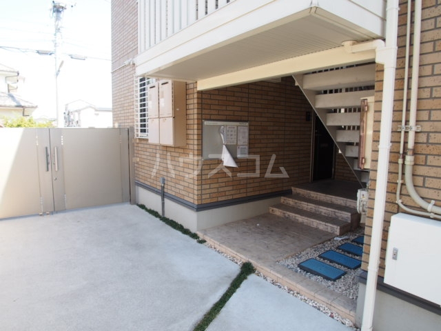 29/30 エントランス