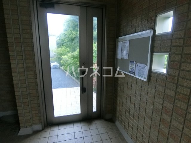 26/30 エントランス