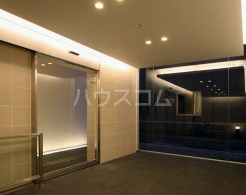 19/23 エントランス