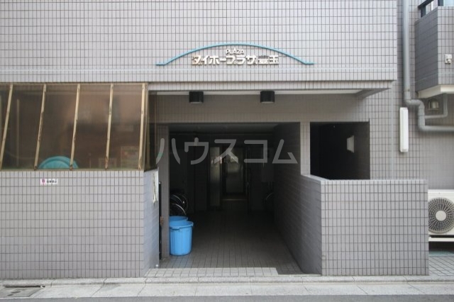 17/17 エントランス