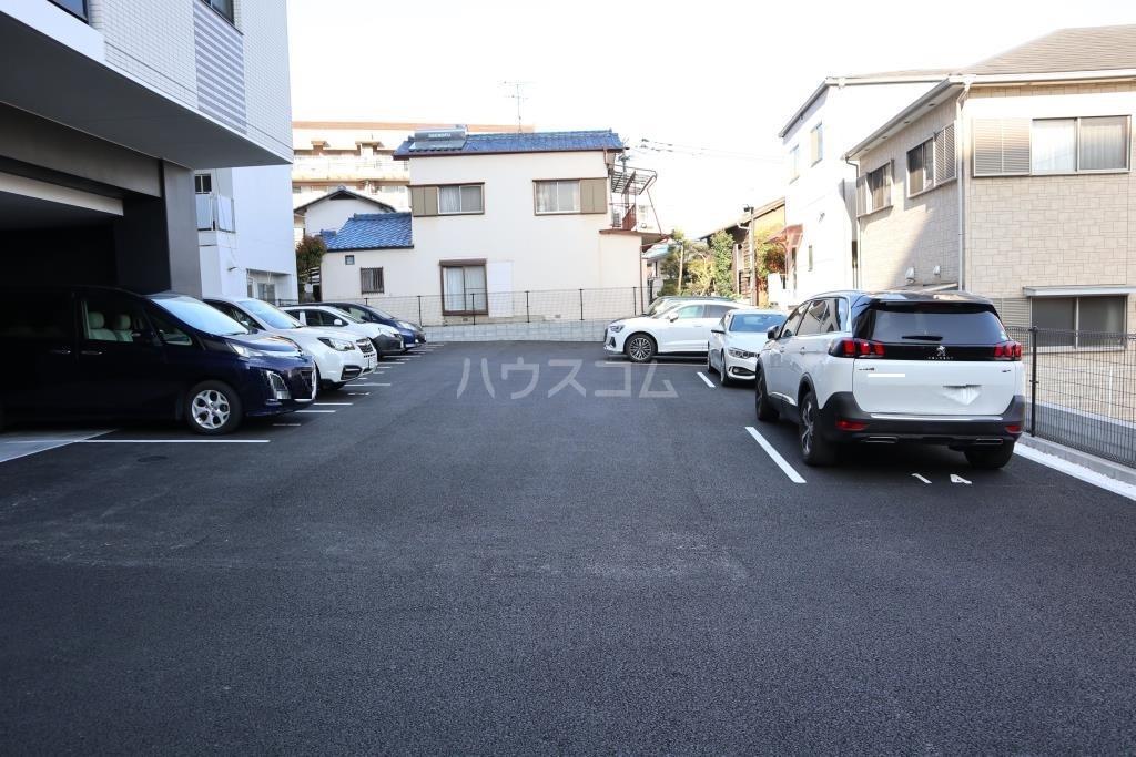 16/22 駐車場