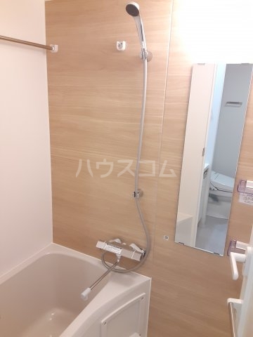 13/30 浴室