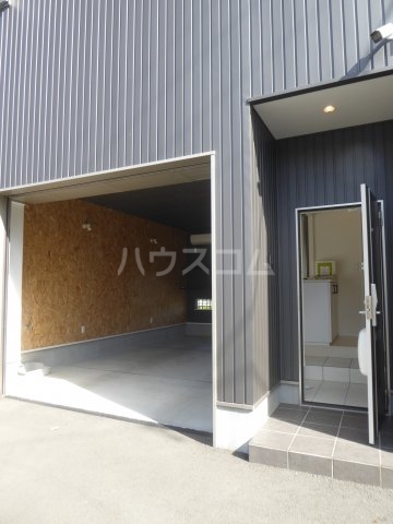 24/30 エントランス