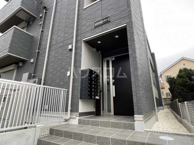 26/30 エントランス