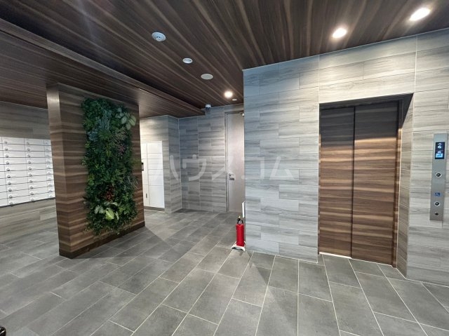 14/23 エントランス