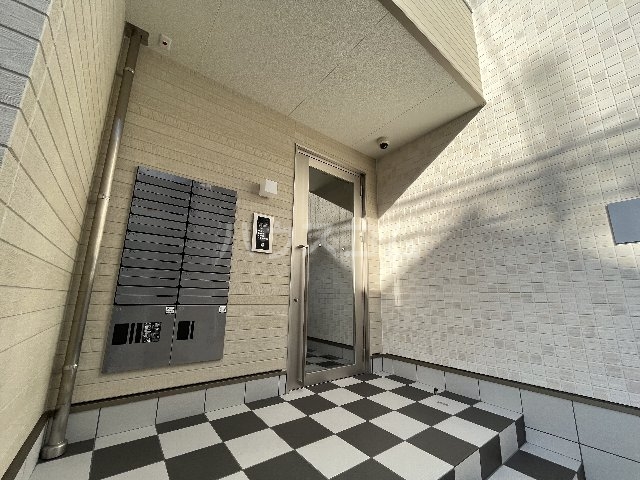 28/30 エントランス