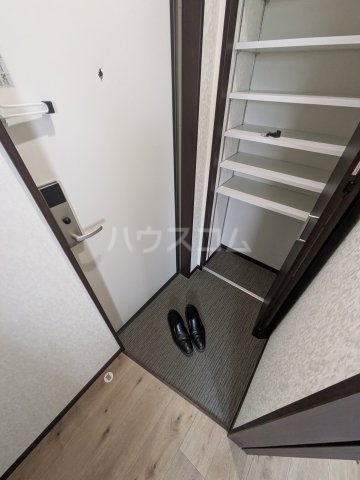14/30 玄関