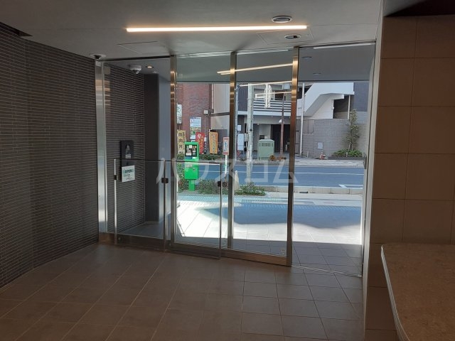 26/30 エントランス