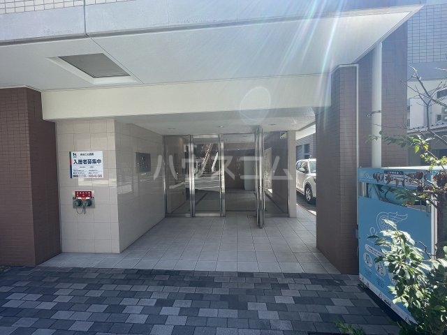 18/28 エントランス