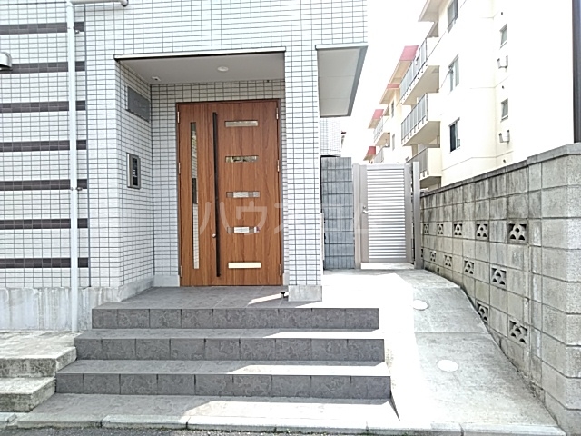 13/24 エントランス