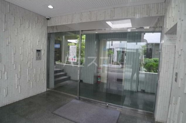 18/21 エントランス