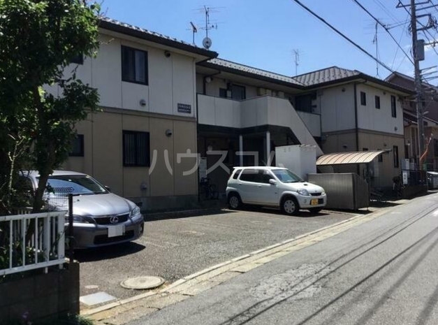 ハイネスヒルズの外観