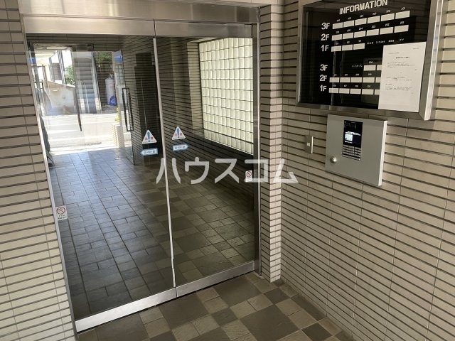 13/16 エントランス