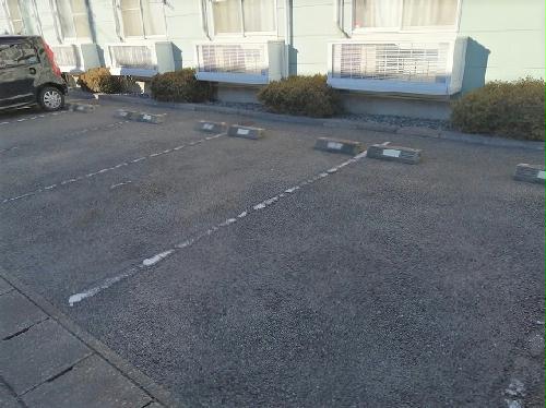 14/14 駐車場