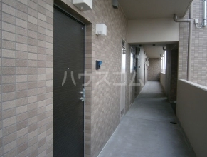 21/30 エントランス