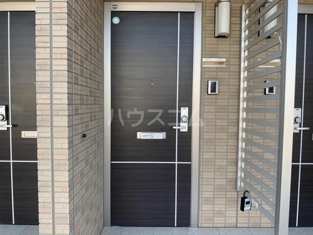 16/18 エントランス
