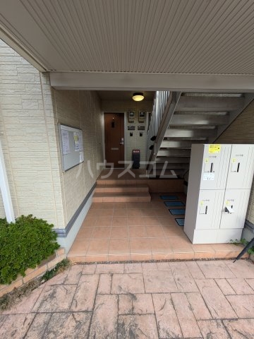 26/30 エントランス