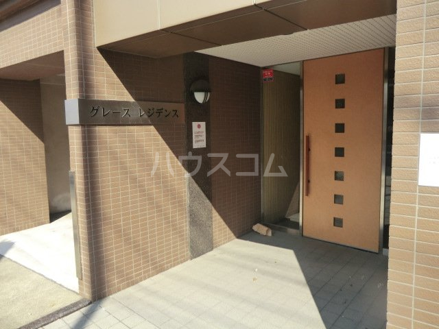 18/25 エントランス