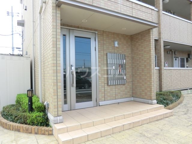 21/30 エントランス