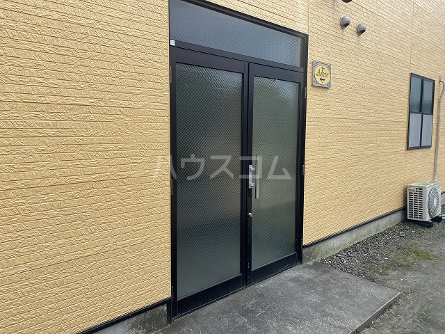 26/29 エントランス