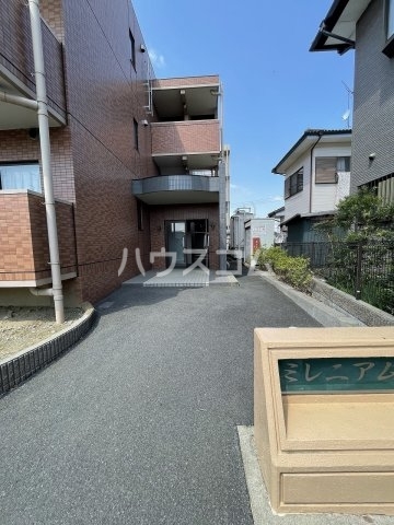 20/30 エントランス
