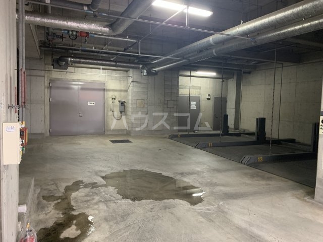 28/30 駐車場