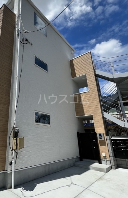 14/18 エントランス