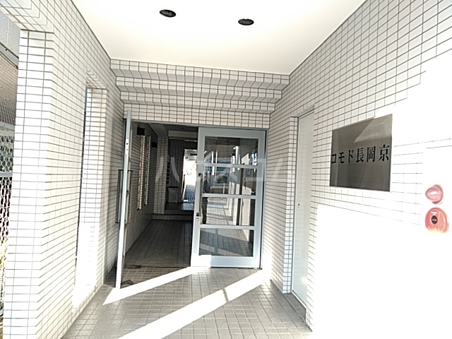 22/28 エントランス