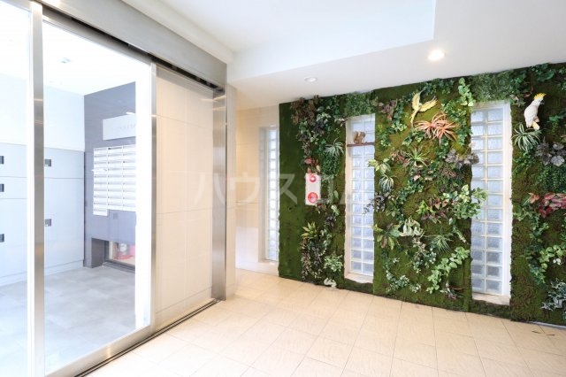 22/30 エントランス