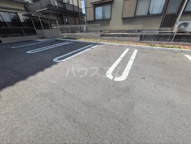 23/29 駐車場