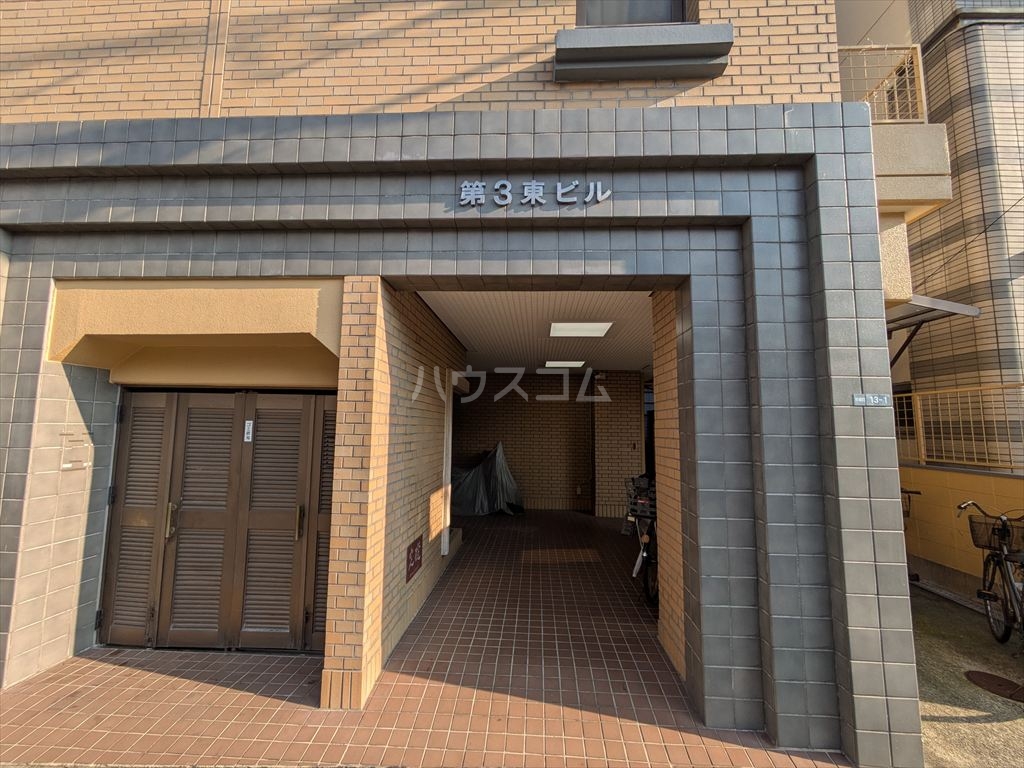24/29 エントランス