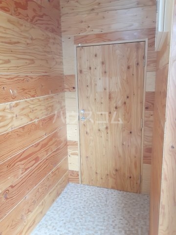 27/30 エントランス