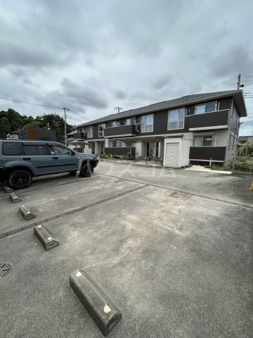 27/30 駐車場