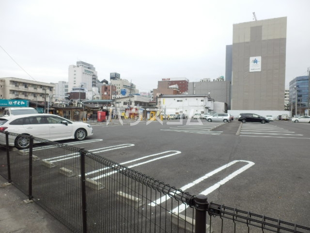 23/30 駐車場