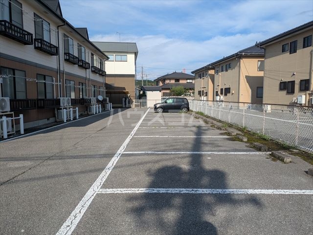 3/5 駐車場
