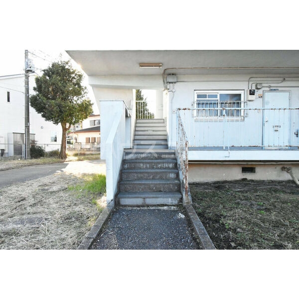 13/22 エントランス