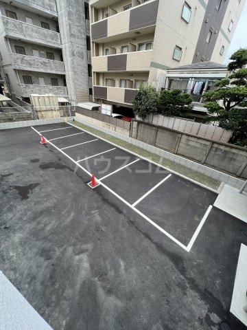 22/30 駐車場