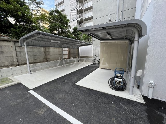 28/30 駐車場