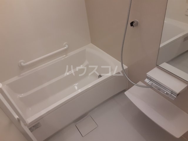 13/30 浴室