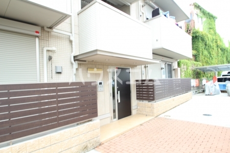 14/14 エントランス