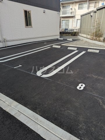 23/26 駐車場