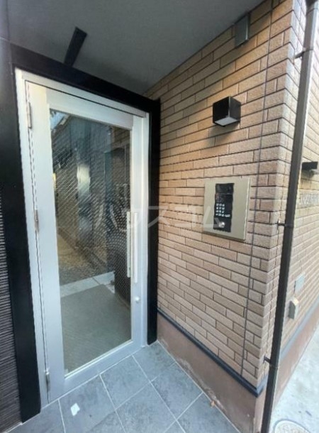 21/30 エントランス